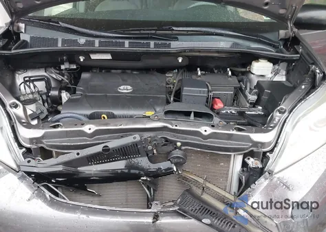 2011 Toyota Sienna Base V6 из США, поврежденный, VIN 5TDZK3DC9BS166816